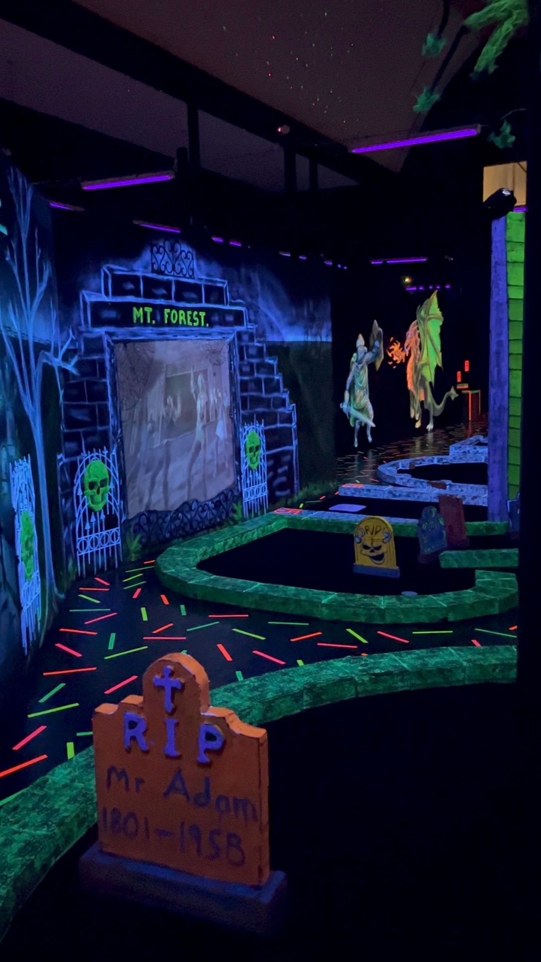 Glo Golf Aventures