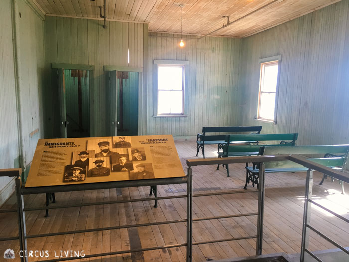 The waiting area of Grosse &icirc;le