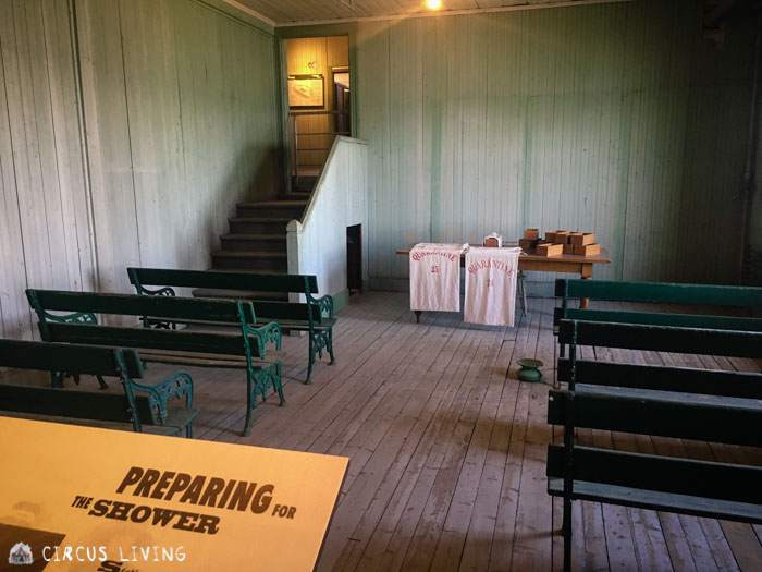 The waiting area of Grosse &icirc;le