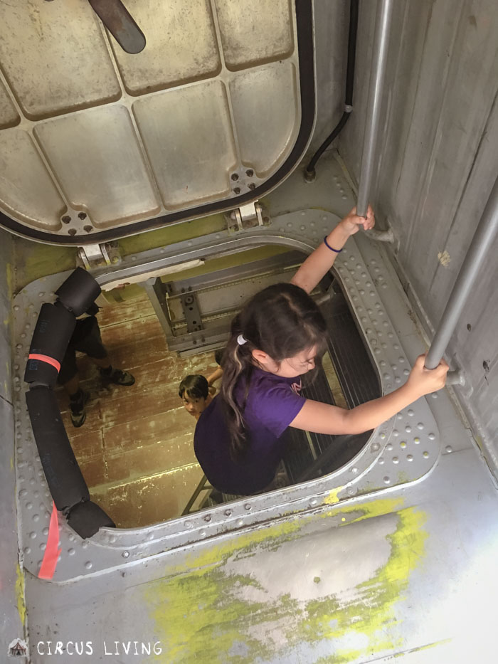 Inside the Hydrofoil HMCS Bras d&rsquo;Or 400